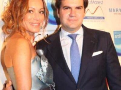 Luis Alfonso de Borbón y su esposa padrinos de la magnifica fiesta aniversario de la revista Escaparate en Sevilla