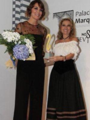 Luis Alfonso de Borbón y su esposa padrinos de la magnifica fiesta aniversario de la revista Escaparate en Sevilla