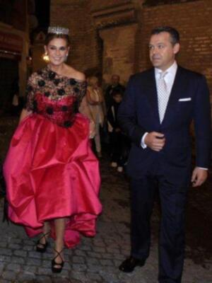 Luis Alfonso de Borbón y su esposa padrinos de la magnifica fiesta aniversario de la revista Escaparate en Sevilla