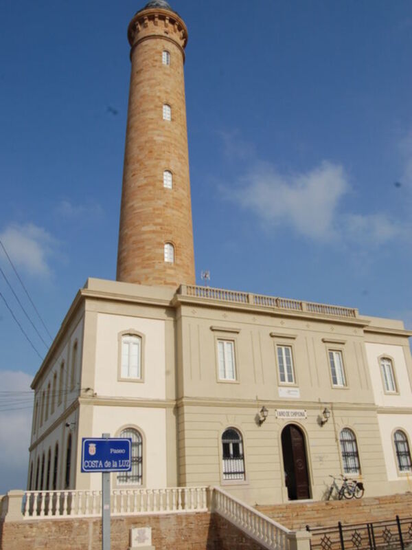 Un concurso fotográfico abre el programa conmemorativo del 150 aniversario de la primera piedra del Faro de Chipiona 