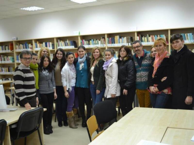 Yolanda Aldón regresa a España cargada de éxito tras la presentación de su último libro en la universidad de Stefano Cel Mare de Suceava (Rumanía)