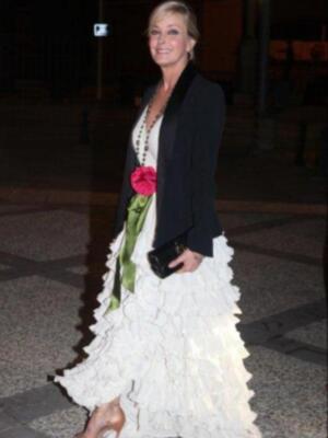 Alfonso Díez ejerce de duque de alba y entrega premio a Bo Derek