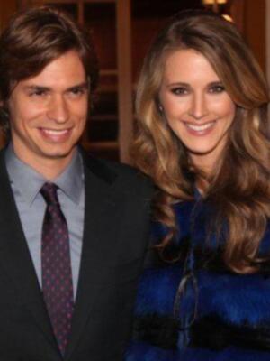 Alfonso Díez ejerce de duque de alba y entrega premio a Bo Derek