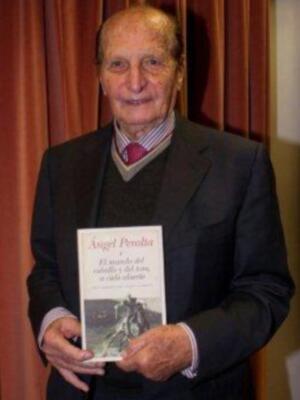 Alfonso Díez ejerce de duque de alba y entrega premio a Bo Derek