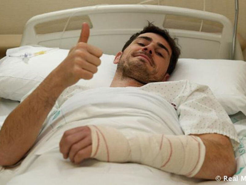 Iker Casilla operado y dado de alta