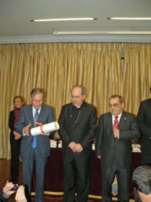  Sevilla.El Ateneo reconoció la labor de Caritas Diocesana con  la medalla de Oro  de su instituición.