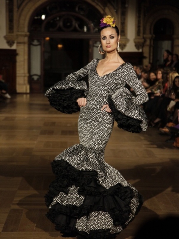 La diseñadora flamenca Juana Martín presentó su colección "Las gitanillas de mi patio" en el Hotel Alfonso XIII