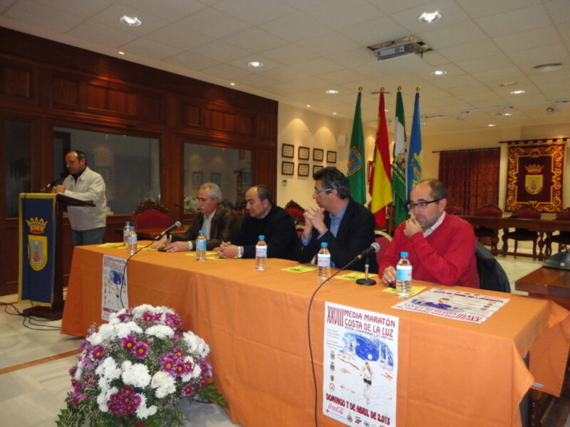 La mujer protagoniza la presentación de la vigésimo octava Media Maratón Costa de la Luz(Chipiona) 