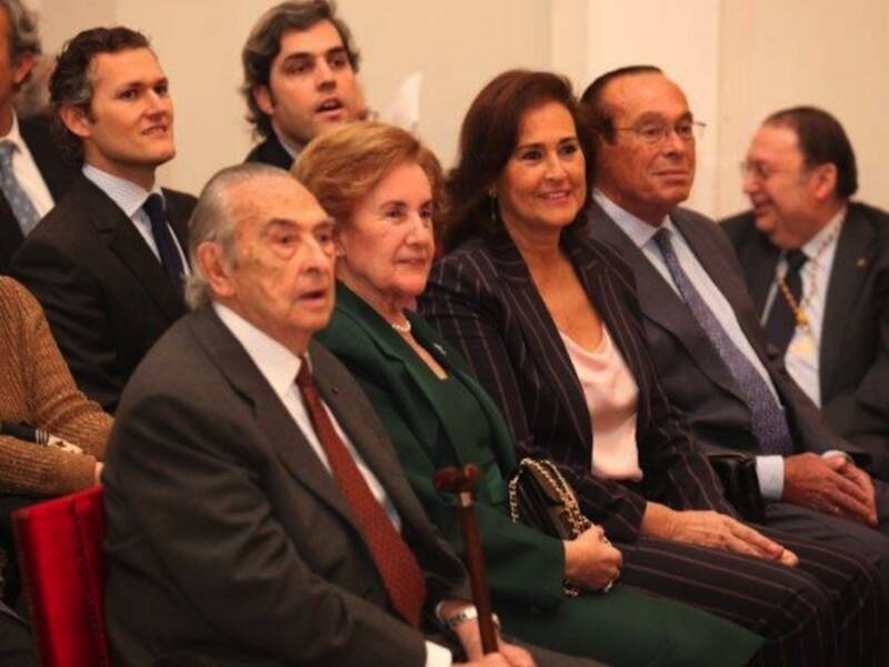 La duquesa de Alba, presidenta de honor de la fundación real academia de medicina y cirugía de Sevilla