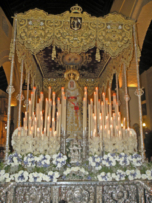 La Hermandad del Nazareno de Alcalá del río sin completar su estación.