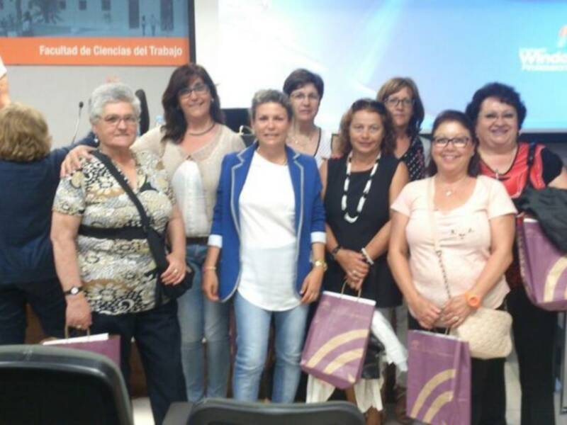 Un nutrido grupo de mujeres de asociaciones de Chipiona participó en la IX Edición del Programa Provincial Asocia