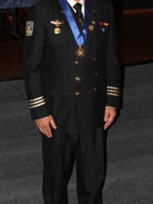 La Policia de Caracas otorga la maxima Condecoracion al investigador español Jaime Parejo