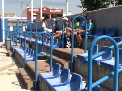 El Ayuntamiento instalará una visera de protección para las gradas de las pistas de tenis(Chipiona) 