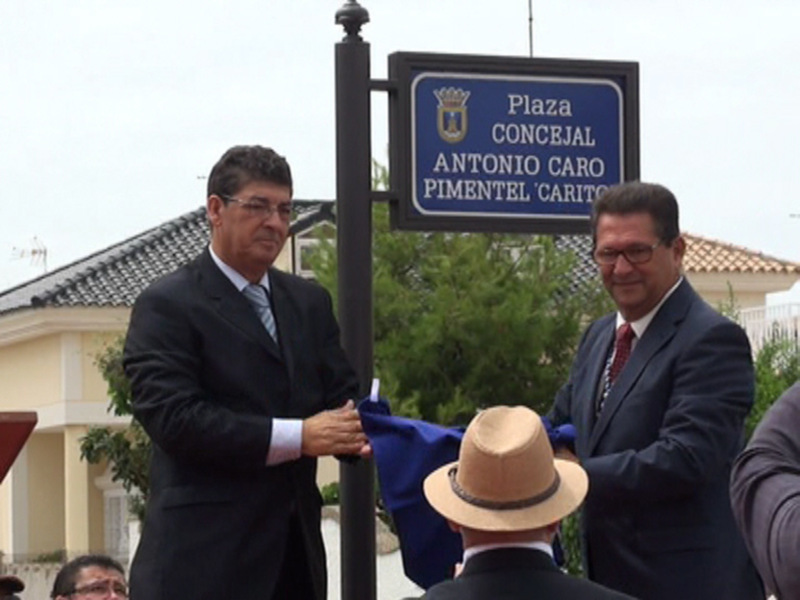 Inaugurada la plaza Antonio Caro Pimentel ÂCarito como reconocimiento a su trayectoria humana y política(Chipiona)