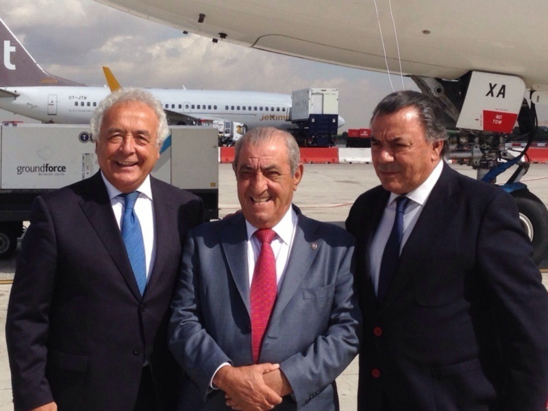 Los del Rio celebran su 50 aniversario bautizando con su nombre un avión
