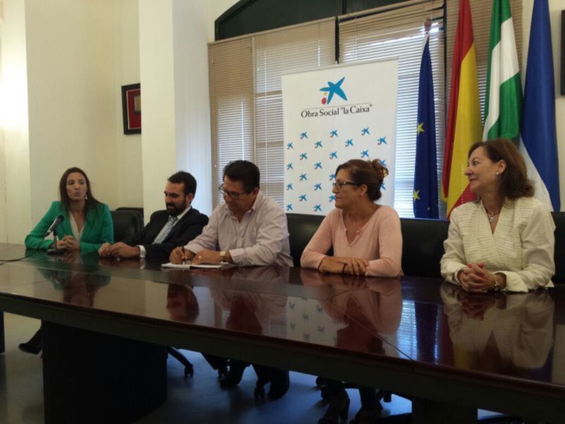 AFICHI recibe 7.150 euros de la obra social La Caixa para un elevador de acceso a las instalaciones sitas en una primera planta.(Chipiona) 