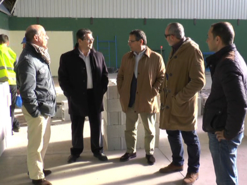Los vicepresidentes de Diputación Villar y Liaño inspeccionan en Chipiona obras en el vivero de empresas y el cuartel de la Guardia Civil