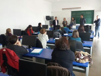 Antonio Peña inaugura dos nuevas acciones formativas de ofimática e inglés turístico(Chipiona)