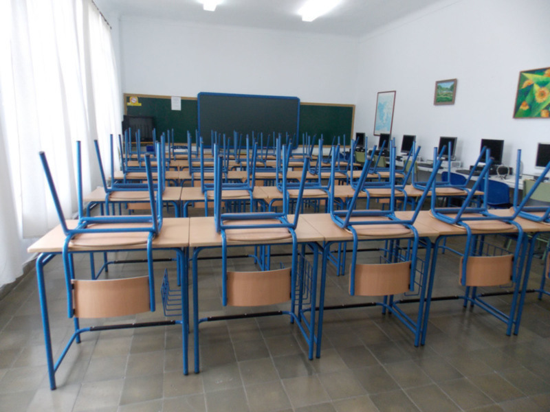 El Ayuntamiento destina 2.500 euros a las actividades docentes y necesidades de material del Centro de Educación de Adultos(Chipiona) 