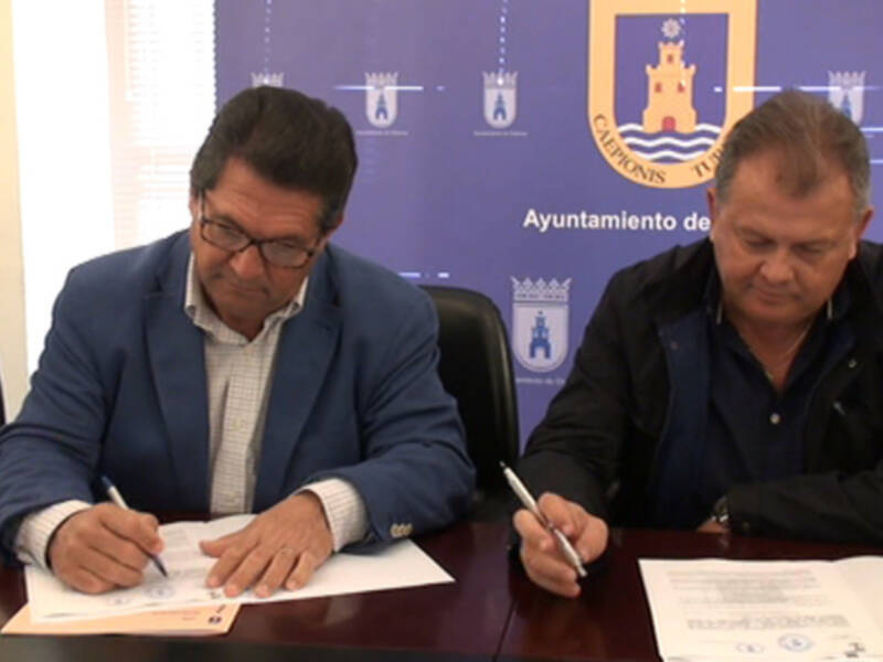 Antonio Peña firma un convenio con la Comunidad de Regantes  para reutilizar las aguas de la depuradora y explotar el acuífero(Chipiona) 