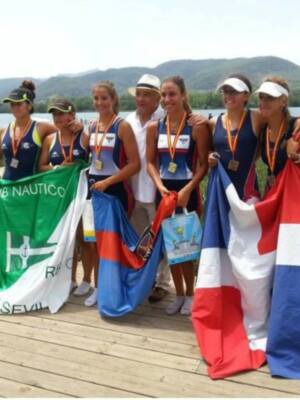 Las promesas de remo del Club Náutico Sevilla, subcampeonas de España 