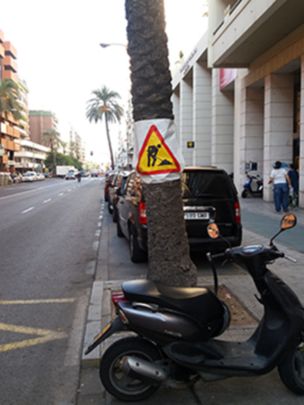 El Ayuntamiento de Sevilla realiza obras de mejora del saneamiento en la avenida de República Argentina.