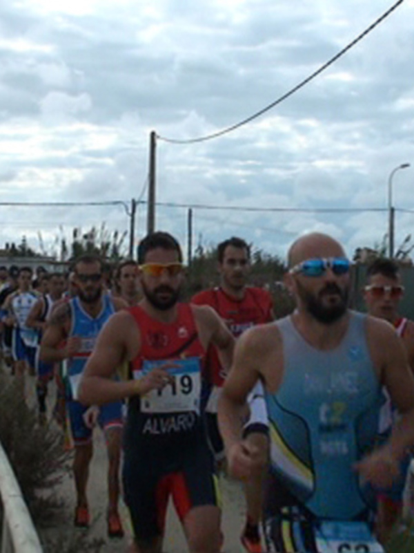 El Duatlón Cros Playas de Chipiona pudo disputarse con itinerario alternativo para la  carrera a pie