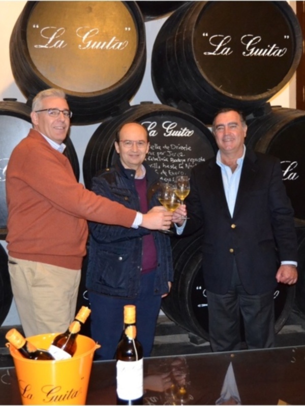 Los Reyes Magos de Sevilla brindan con Jerez.