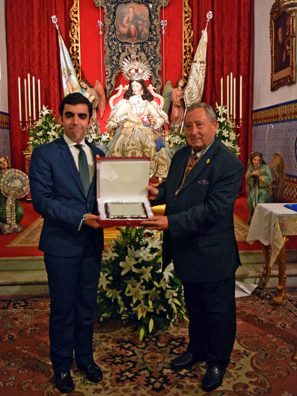 Sevilla.El grupo joven  de la Divina Pastora de Santa Marina celebró su XIV Exaltación de la Juventud