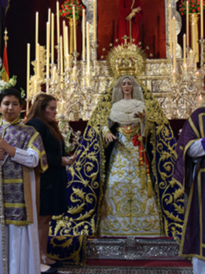 Provincia de Sevilla. La Hermandad de Jesús Nazareno celebró la Solemne Función de Reglas y Besamanos a su titular Mariana.