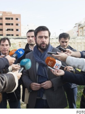 Diputación colabora en la exhumación de represaliados del franquismo en el antiguo cementerio de San José, en Cádiz