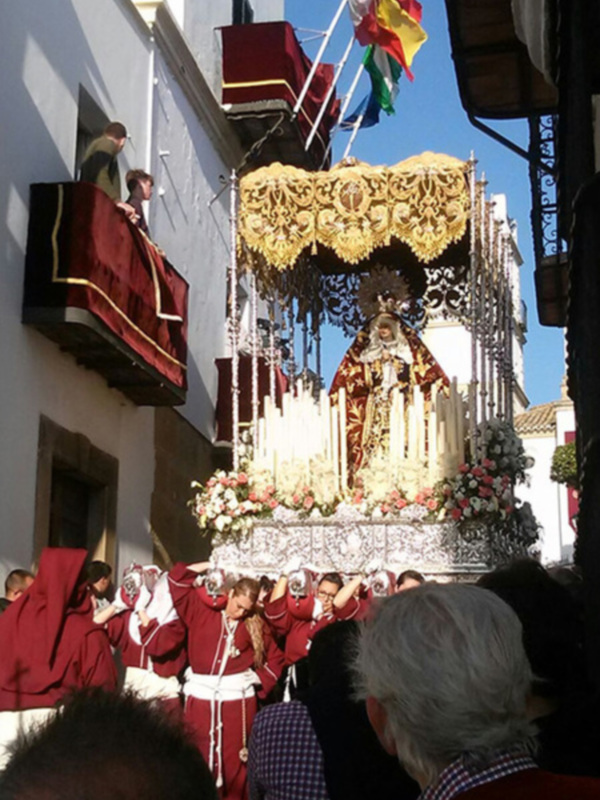 Las nazarenas protagonistas en la Semana Santa de Andalucía
