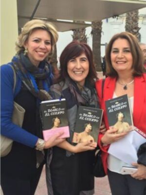 Marina Bernal y Esperanza Torres presentaron "El diablo en el cuerpo" (Penguin Random House) en la carpa central de la Feria del Libro de Tomares (Sevilla).