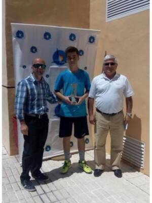 Pablo Solís Valderrama, del Club Tenis Chipiona, se proclama campeón provincial infantil 