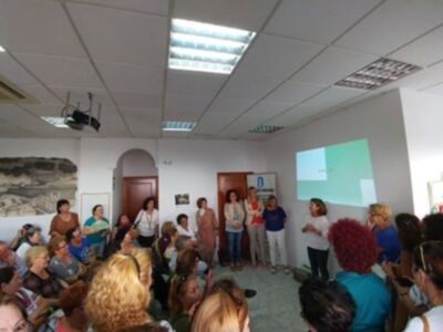 Centro Vita concita el apoyo de la presidenta de la Diputación en una acto al que se sumaron más de trescientas personas(Chipiona)