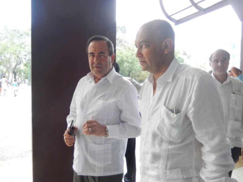 Políticos, artistas y periodistas españoles coinciden en La Habana en este mes de julio.
