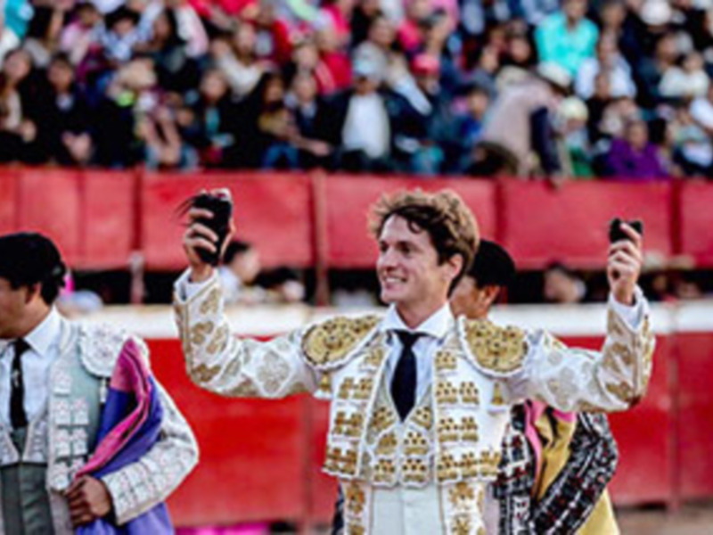 Lama de Góngora corta dos orejas en Panauya
