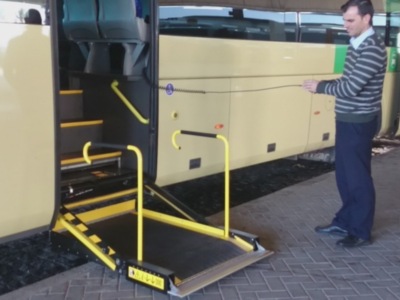 Chipiona ya cuenta con servicio de autobuses adaptados a personas con movilidad reducida para la comunicación con Cádiz y San Fernando