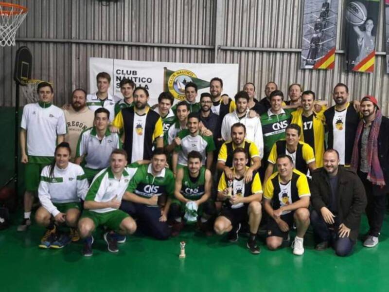 El Club Náutico manda en su Torneo de Navidad de baloncesto
