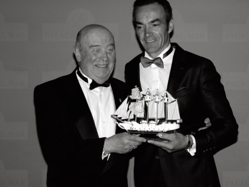 Manuel Jesús ‘El Cid’ recibe el premio 'Puerta Grande' del Palacio del Mar en su 22 edición