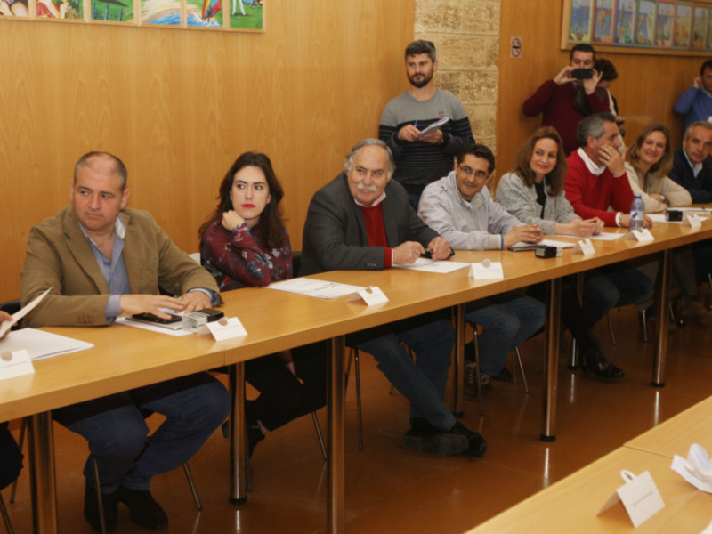Diputación y Ayuntamientosacuerdan la programación culturalde 47 localidades de la provinciade Cádiz