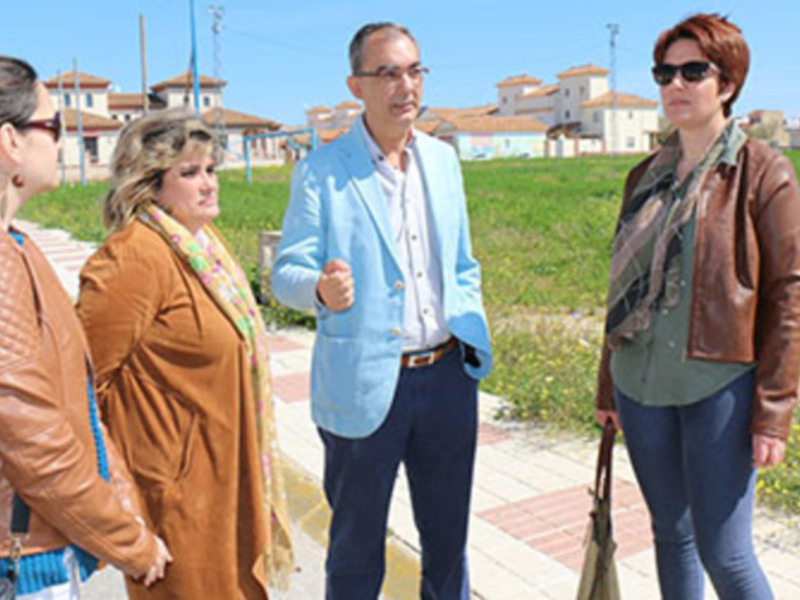 La Delegada de Educación comunica la construcción de un nuevo colegio para Alcalá del Río