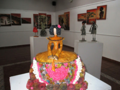 EXPOSICION de CONCHA MACARRON EN LA SALA "ESPACIO VACIO", BAR "EL CHUSCO"