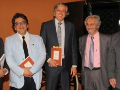 Alejandro Roemmers presentó ayer en Sevilla su nuevo libro