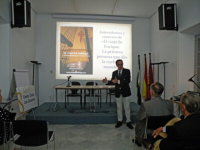 Presentación en la casa de las columna del libro, “El Viaje de Enrique, la primera persona que dio la vuelta al mundo” de José Fernández Díaz