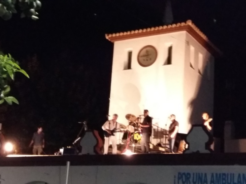 Un concierto de KM4 en la azotea de la Plaza de Abastos da continuidad a los que se hacían en Salmedina