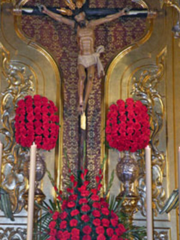 La Hermandad de la Vera-cruz de Alcalá del Río festeja la exaltación de la Santa Vera-cruz.