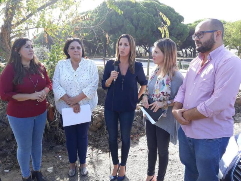 La parlamentaria Ana Mestre pedirá la inclusión de una partida en los presupuestos de la Junta para la limpieza de arroyos en Chipiona.