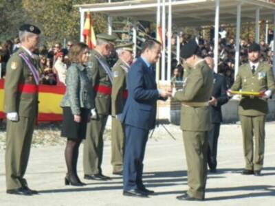 Corbata de la Orden del Mérito Civil para la Brigada Guzmán El Bueno X