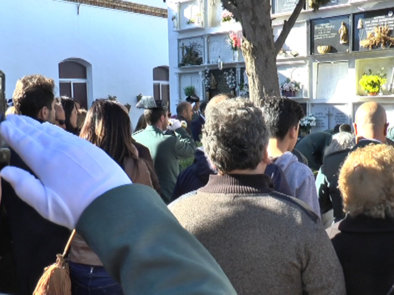 El guardia civil Víctor Jesús Caballero Espinosa enterrado en Chipiona tras el multitudinario funeral que tuvo lugar en Cádiz